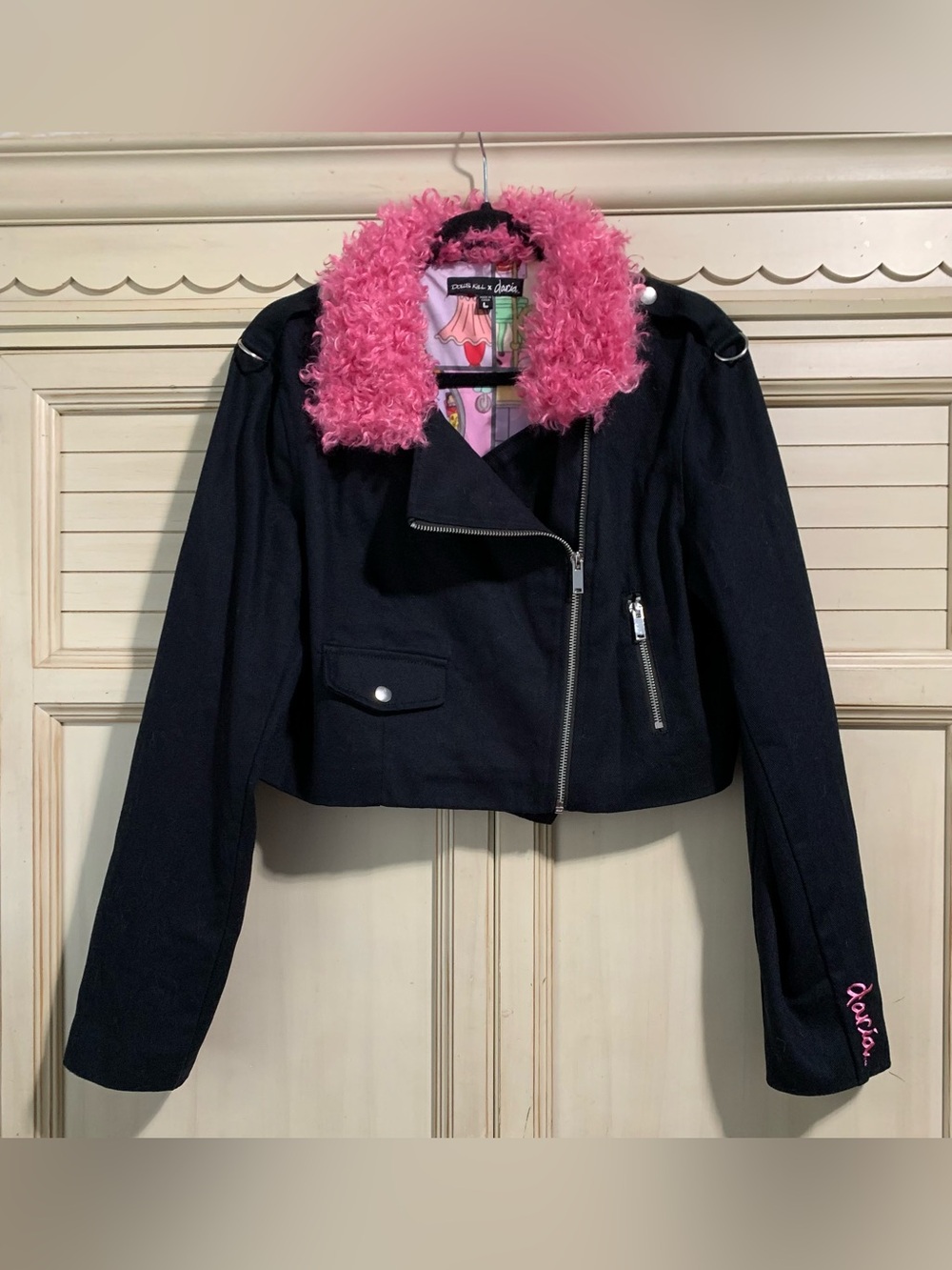 Dolls Kill Black Daria Moto Jacket With Pink Faux Fur Collar Comic Print Large